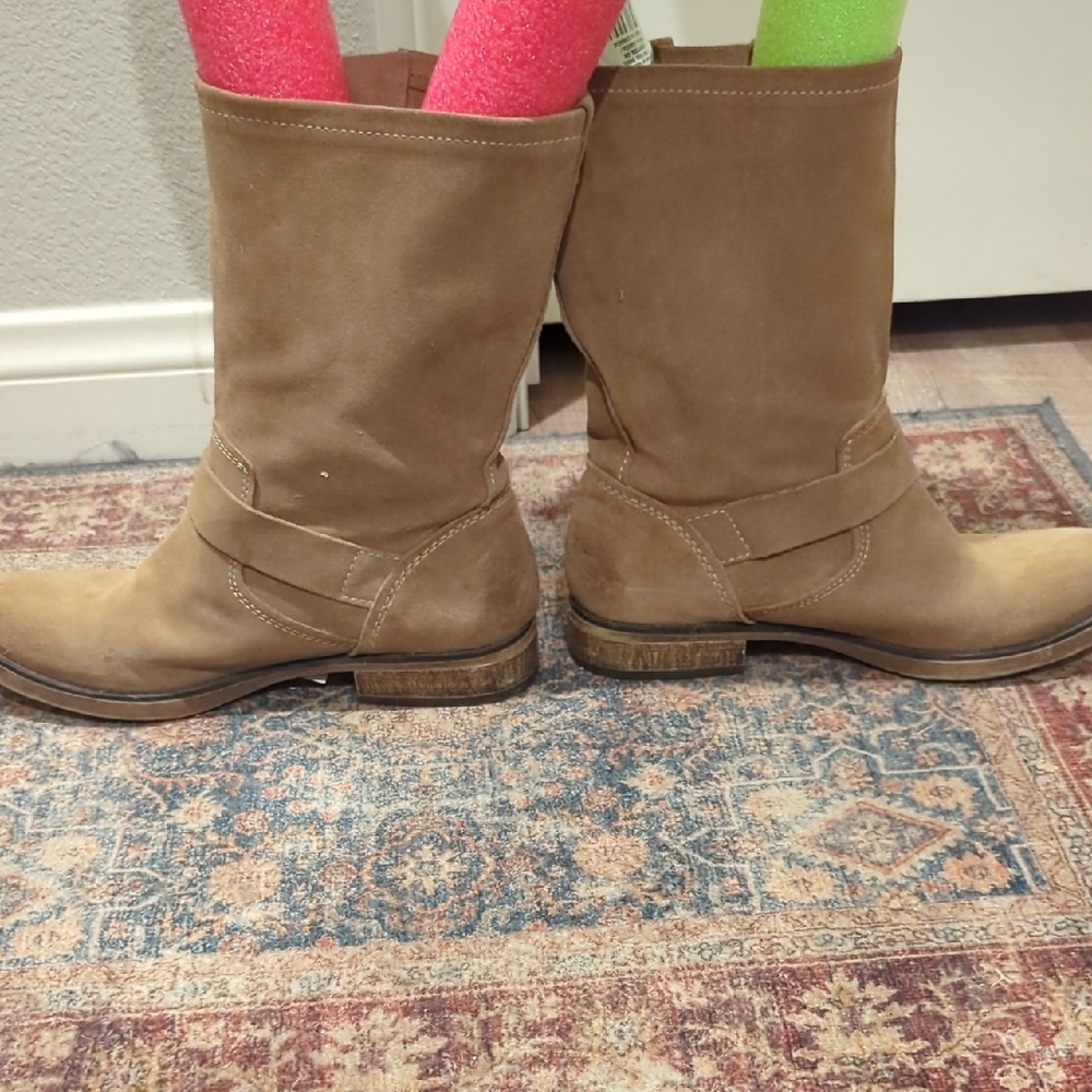 Vintage American Eagle Outfitters Suede Lace-Up Buckle Mid-Calf Boots in Tan - Picture 5 of 9